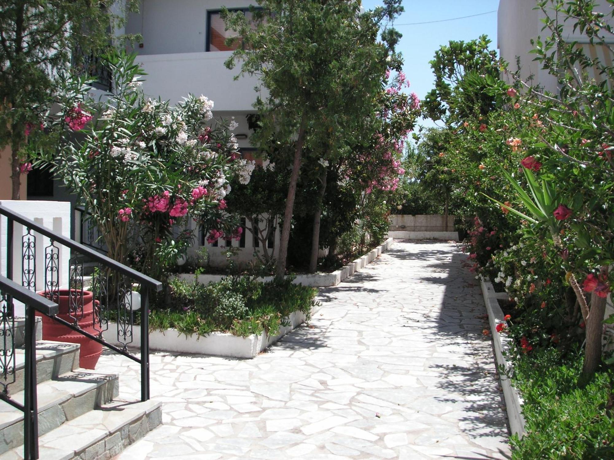 Esplanade Apartments Калатас Екстериор снимка