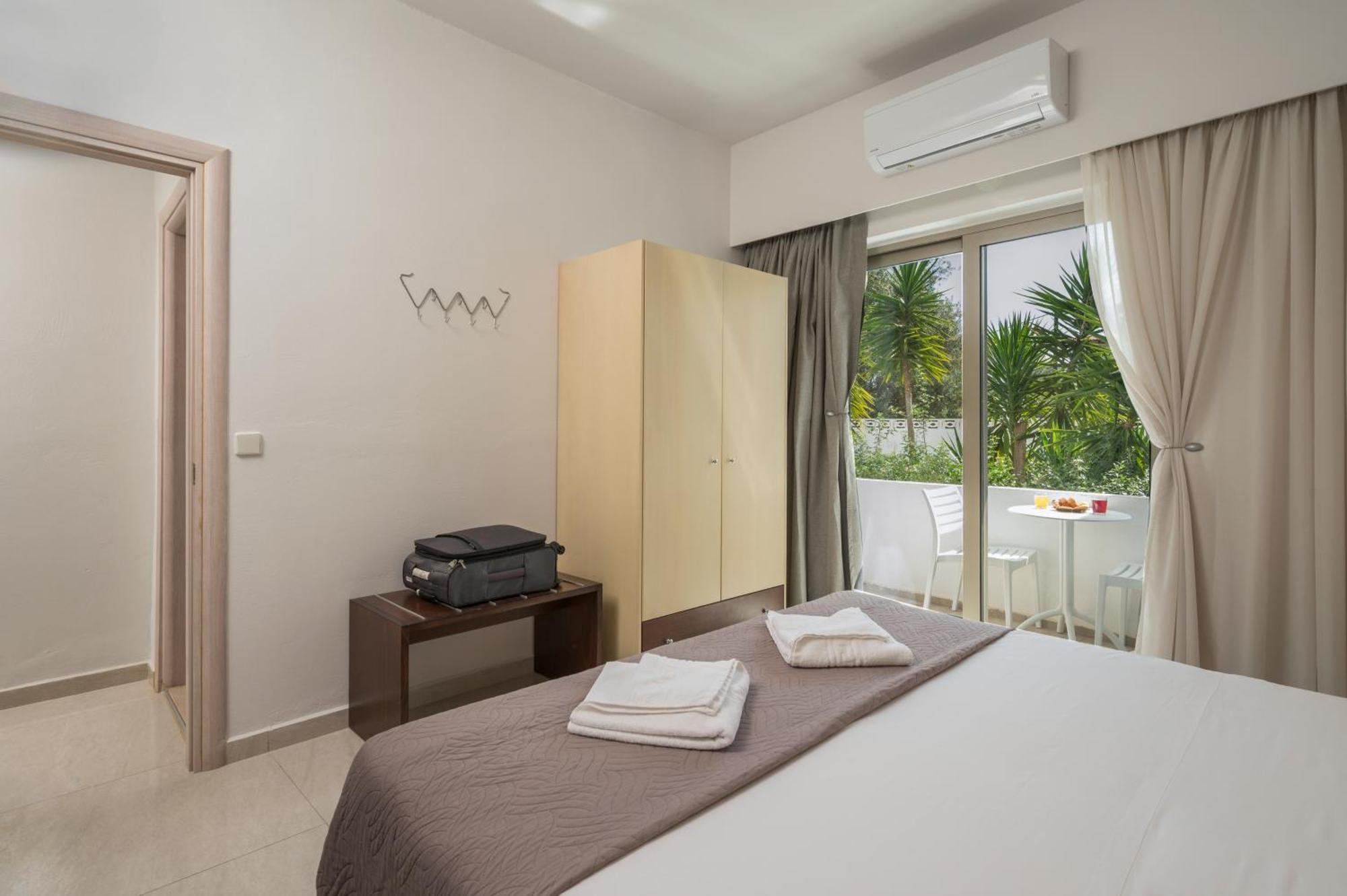 Esplanade Apartments Калатас Екстериор снимка