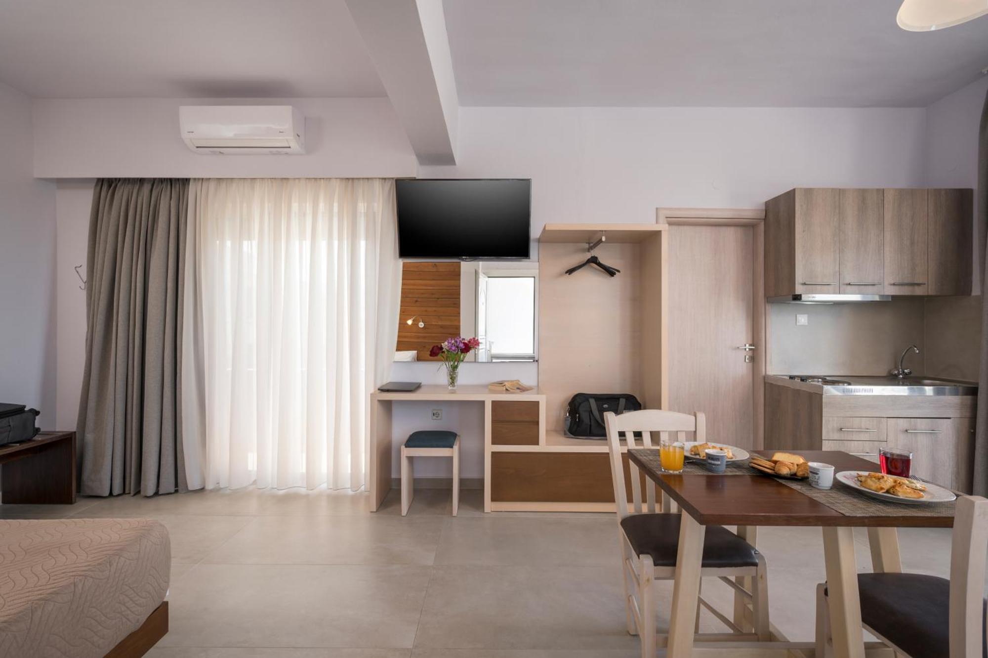 Esplanade Apartments Калатас Екстериор снимка